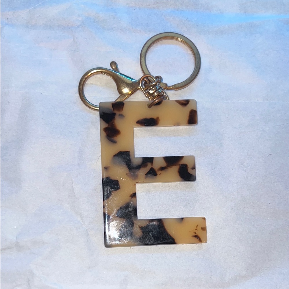 Tortoise Shell Letter E Keychain - image 1